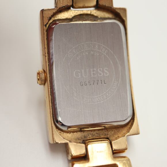 Guess Womens Gold Tone Rectangle 18mm Watch G Link Bracelet w New Battery - Picture 15 of 15